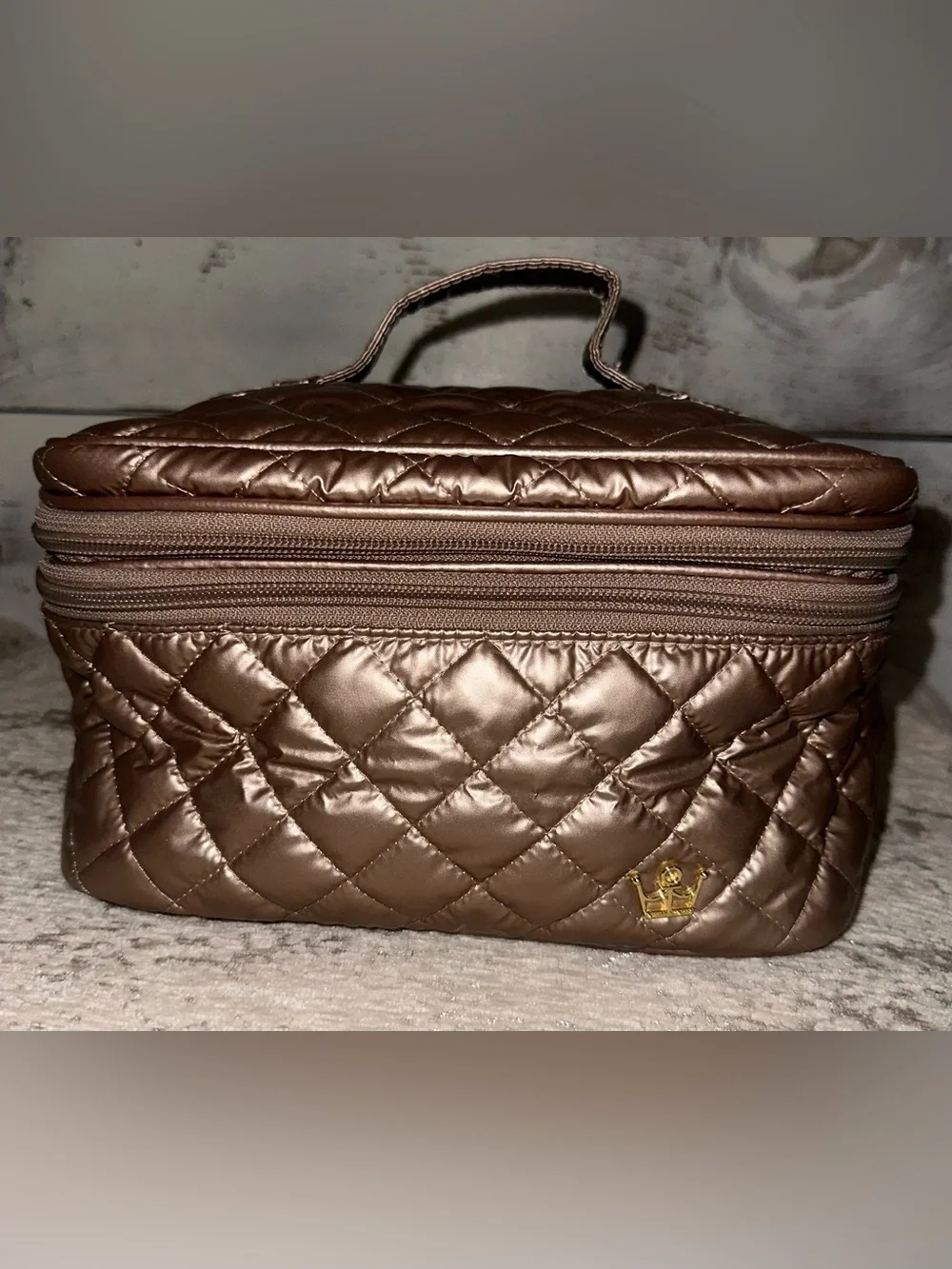 Brand new! Oliver Thomas Trainwreck Quilted Metallic Rose Gold Cosmetic Case